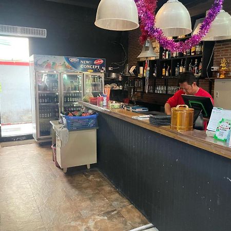 Happy Apple Guesthouse Pattaya Bagian luar foto