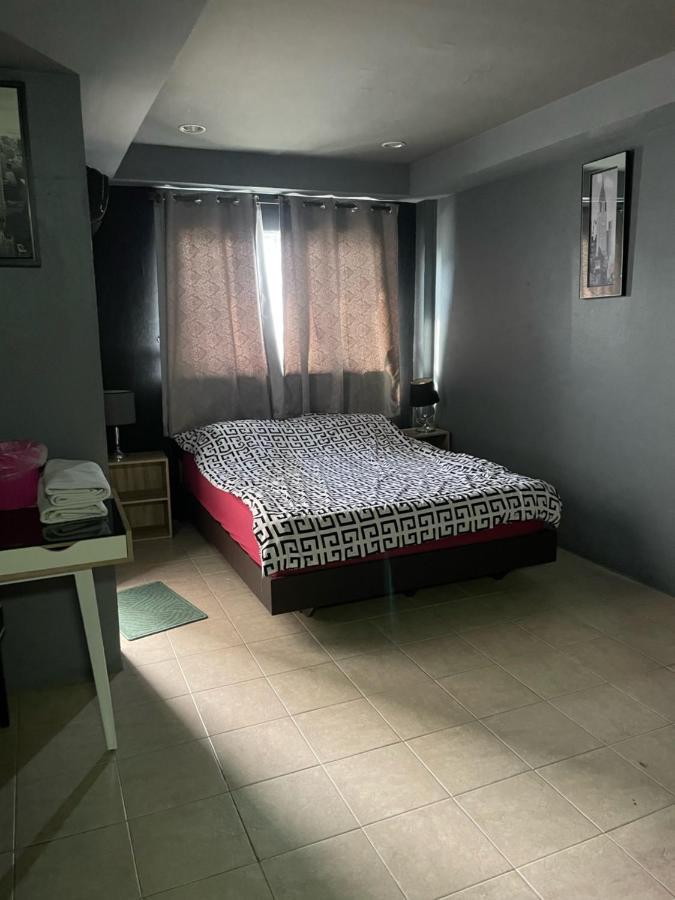 Happy Apple Guesthouse Pattaya Bagian luar foto