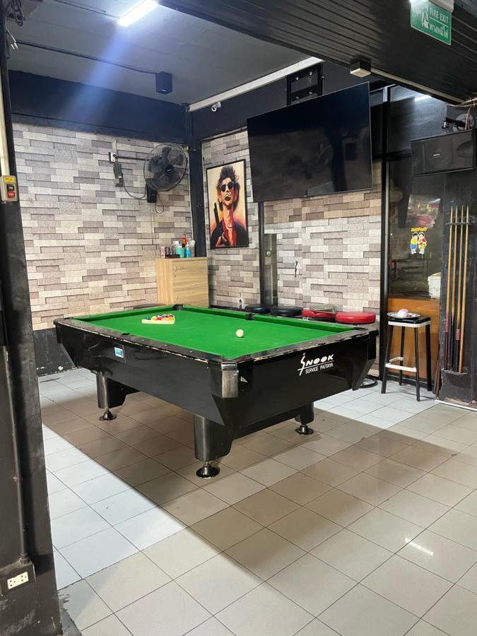 Happy Apple Guesthouse Pattaya Bagian luar foto